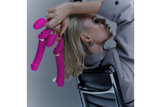 Ярко-розовый безремневой страпон Multi Orgasm Bendable Strap-On size L с клиторальной стимуляцией