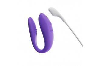 Фиолетовый вибромассажер для пар We-Vibe Sync Go