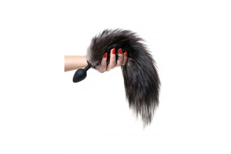 Черная анальная втулка с хвостом чернобурой лисы - размер М