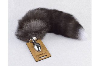 Серебристая анальная пробка с пушистым хвостиком