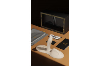 Белая виброподушка с функцией нагрева Flora