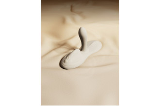 Белая виброподушка с функцией нагрева Flora