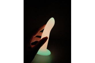 Розовый, светящийся в темноте стимулятор Light Keeper - 13,3 см.