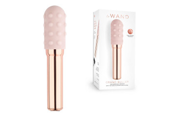 Пудровый жезловый вибратор Le Wand Grand Bullet с двумя нежными насадками