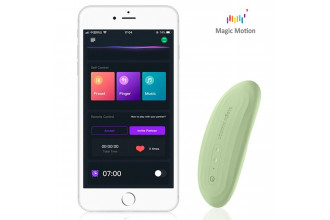 Зеленый вибромассажер в трусики Magic Motion Nyx - 8,8 см.