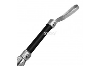 Серебристая плетка Struggle My Flogger с черной ручкой - 45 см.
