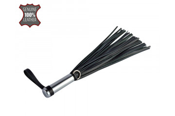 Черный кистевой флогер с серебристой ручкой - 23 см.