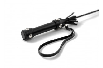 Черный кожаный стек с ручкой - 60 см.