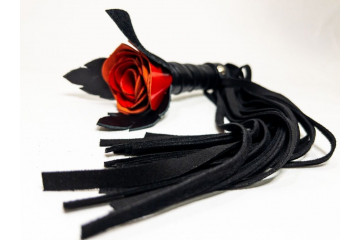 Черная замшевая плеть с красной лаковой розой в рукояти - 40 см.