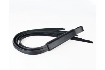 Черная кожаная плеть Клео - 60 см.