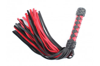 Черно-красная плеть с плетеной ручкой с ромбовидным узором - 45 см.