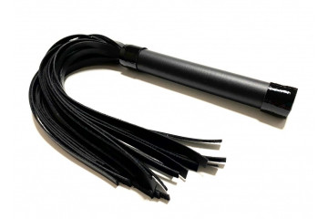 Черная плеть из эко-кожи - 42 см.