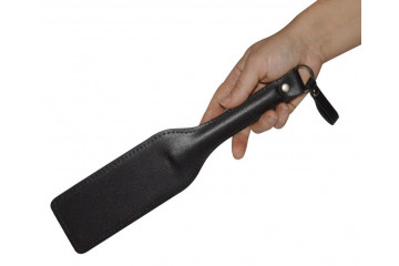 Черная кожаная шлепалка Новичок - 30 см.