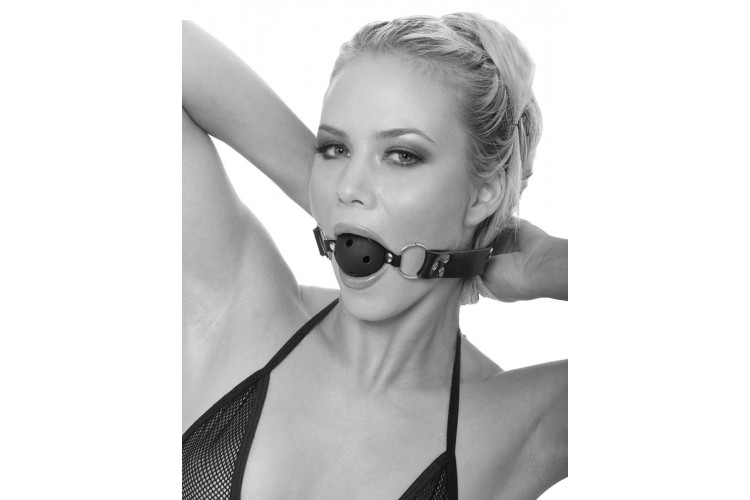 Черный кляп с дырочками Breathable Ball Gag