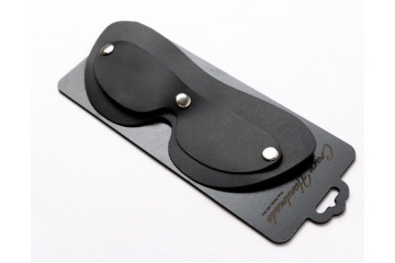 Черная кожаная маска на глаза со съемной шторкой