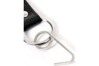 Кляп-крючок на чёрном кожаном ремешке Кляп-крючок на чёрном кожаном ремешке