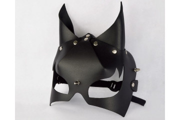 Черная кожаная маска Черт