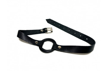 Черный кляп-кольцо на кожаных ремешках