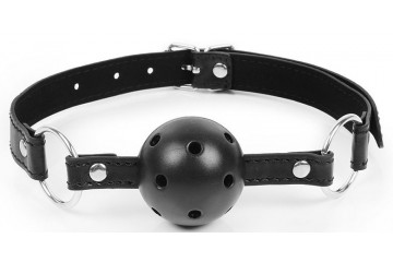 Черный кляп-шарик на регулируемом ремешке с кольцами