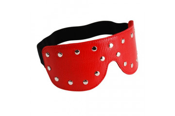 Красная кожаная маска на глаза с клёпками и велюровой подкладкой
