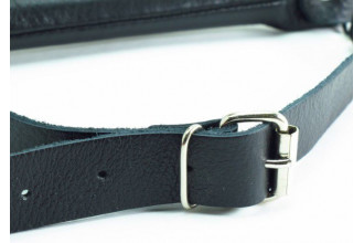 Черный кожаный кляп-трензель на кольцах