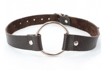 Коричневый кожаный кляп с металлическим кольцом