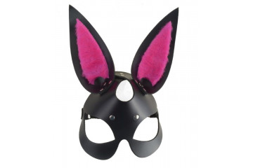 Черная маска Зайка с розовыми меховыми вставками