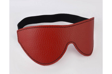 Красная маска с декоративной строчкой на резинке