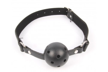 Черный кляп-шарик на регулируемом ремешке