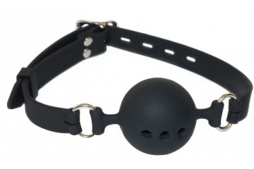 Черный кляп-шарик Charmer M