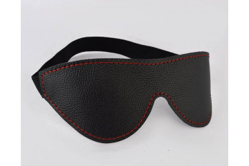 Черная маска с декоративной строчкой на резинке