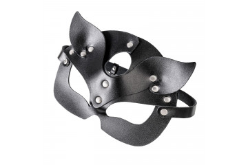 Черная кожаная рельефная маска кошки
