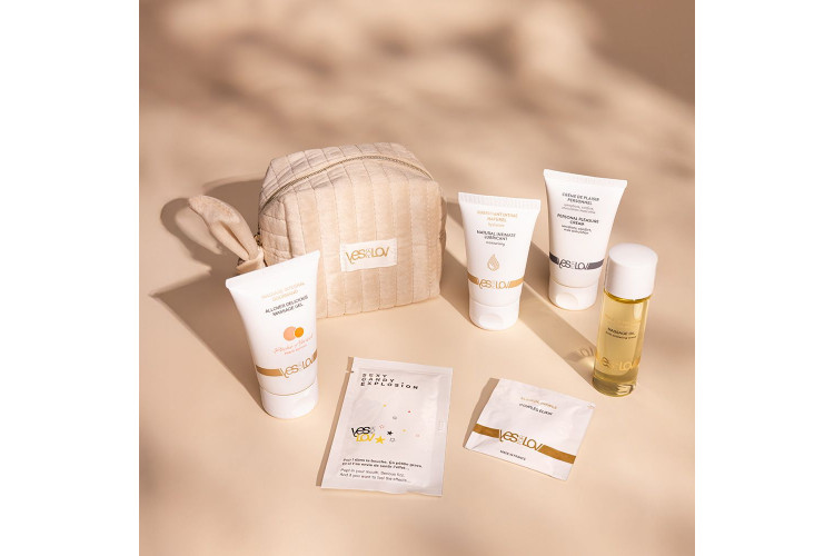 Набор YESforLOV La Trousse Enchantée в бежевой косметичке Набор YESforLOV La Trousse Enchantée в бежевой косметичке