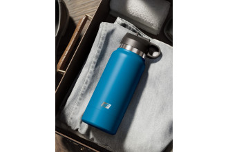 Смуглый мастурбатор-вагина в синей колбе F*ck Flask