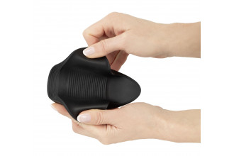 Черный мастурбатор с гибкими крылышками