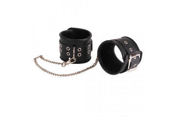 Кожаные черные оковы с широким ремешком, соединенные цепочкой