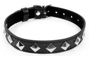 Черный ошейник с серебристыми ромбиками