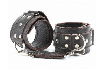Коричневые кожаные наручники