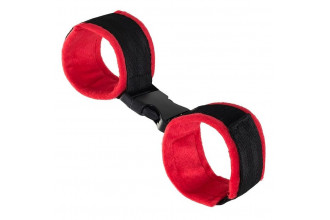 Красно-черные велюровые оковы Anonymo