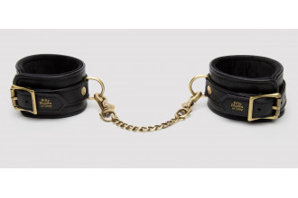 Черные оковы на ноги Bound to You Faux Leather Ankle Cuffs