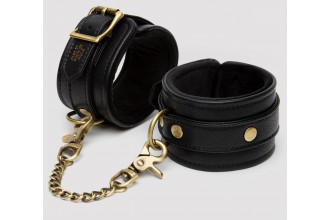 Черные оковы на ноги Bound to You Faux Leather Ankle Cuffs