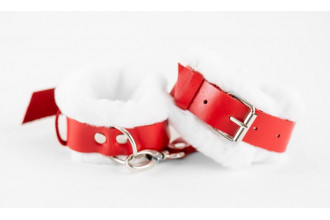 Бело-красные кожаные наручники с нежным мехом
