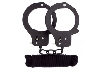 Чёрные наручники из листового металла в комплекте с веревкой BONDX METAL CUFFS&LOVE ROPE SET
