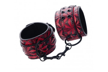 Оковы на ноги из материала с 3d-эффектом