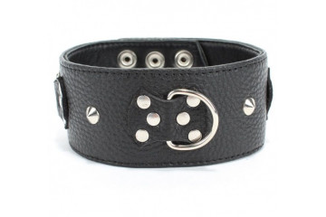 Черный кожаный ошейник с короткими шипами