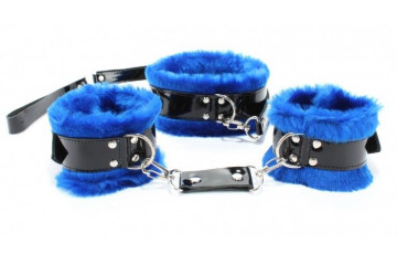 Черно-синие меховые наручники и ошейник с поводком