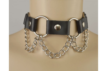 Черный кожаный ошейник с кольцами и цепочкой