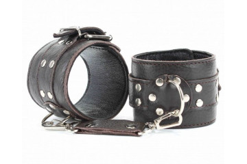 Коричневые оковы из мягкой кожи