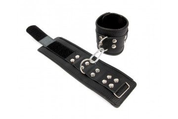 Черные кожаные наручники с заклепками с фиксацией липучками