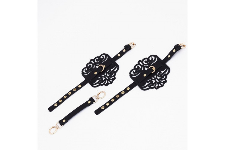 Черный фигурные оковы с золотистой фурнитурой Черный фигурные оковы с золотистой фурнитурой